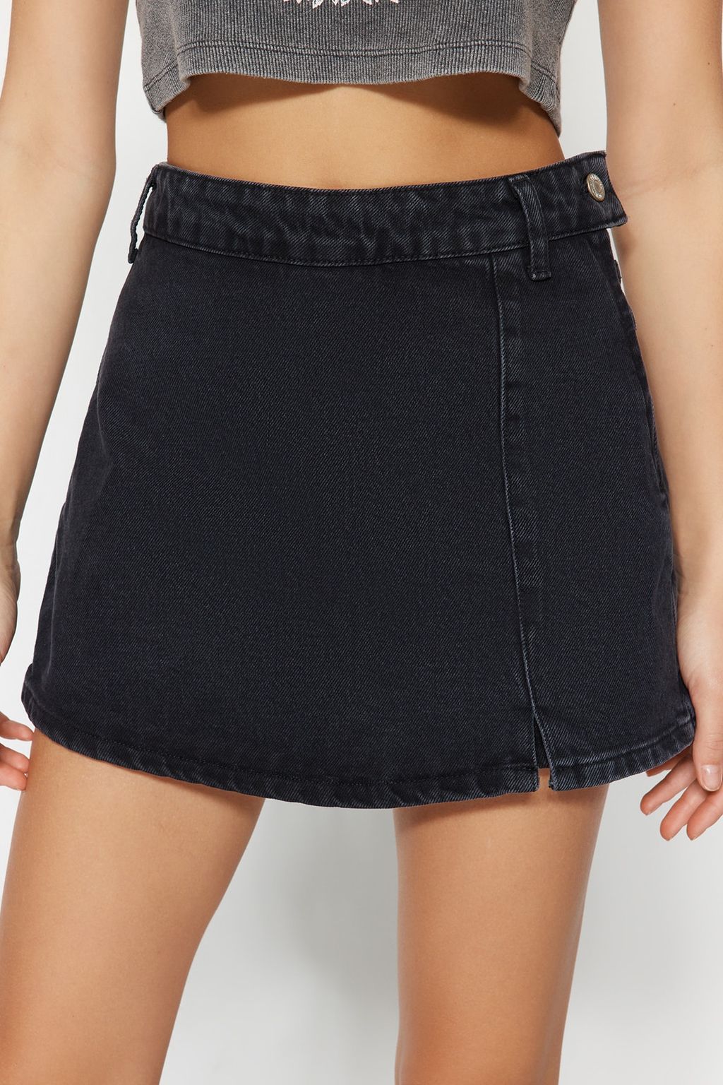 Siyah Y?rtmacl? Denim Sort Etek TWOSS23SR00091