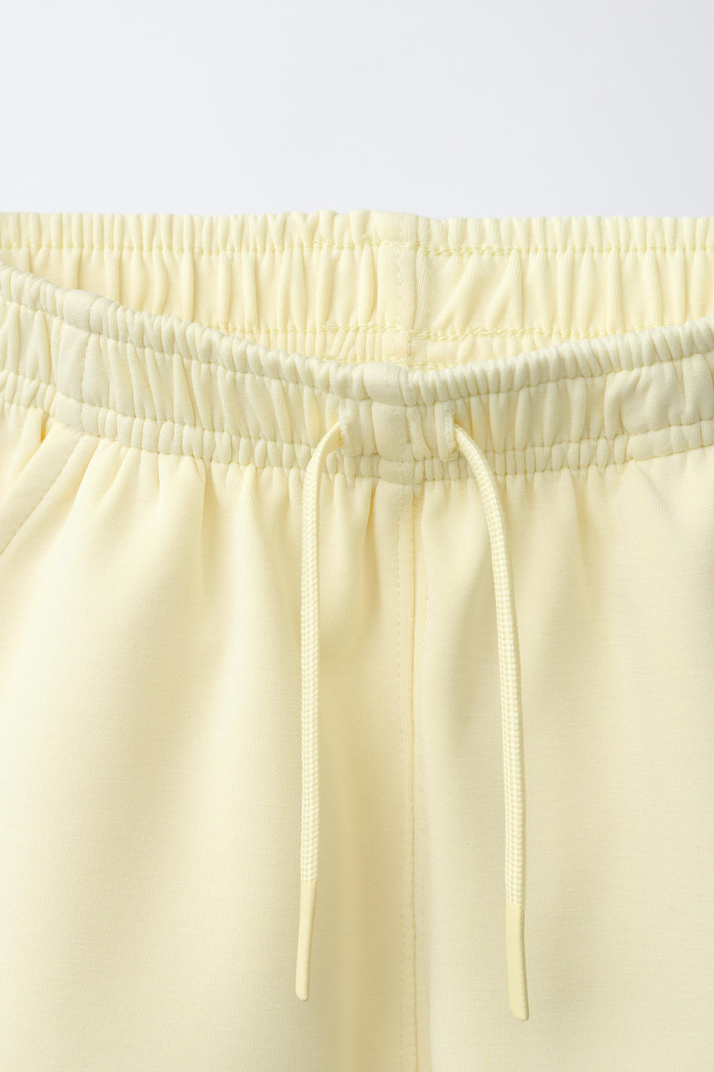 BERMUDA JOGGER CON MODAL / Amarillo claro - Zara фото 3