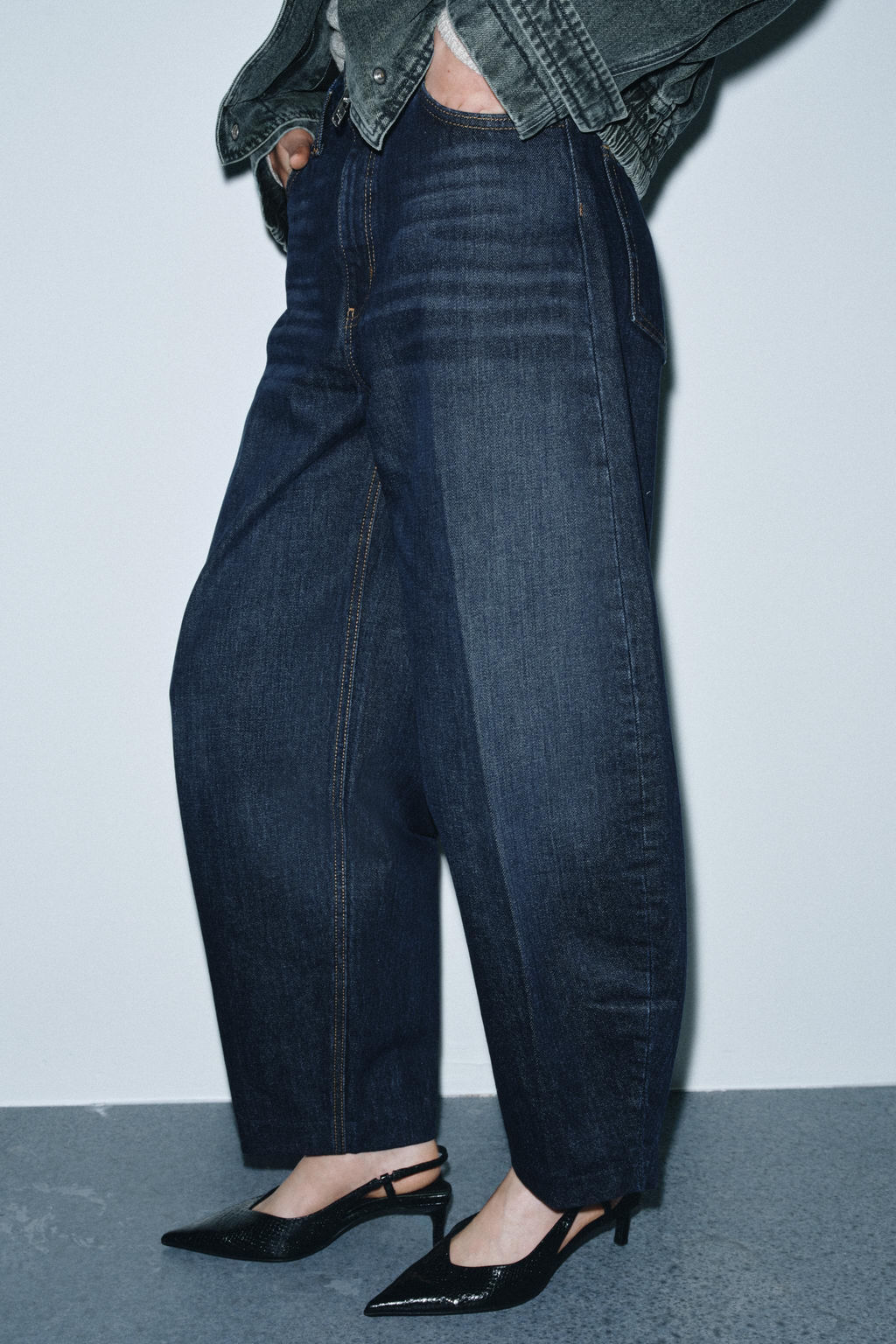 ZW COLLECTION BARREL HIGH-WAIST JEANS - Zara фото 4