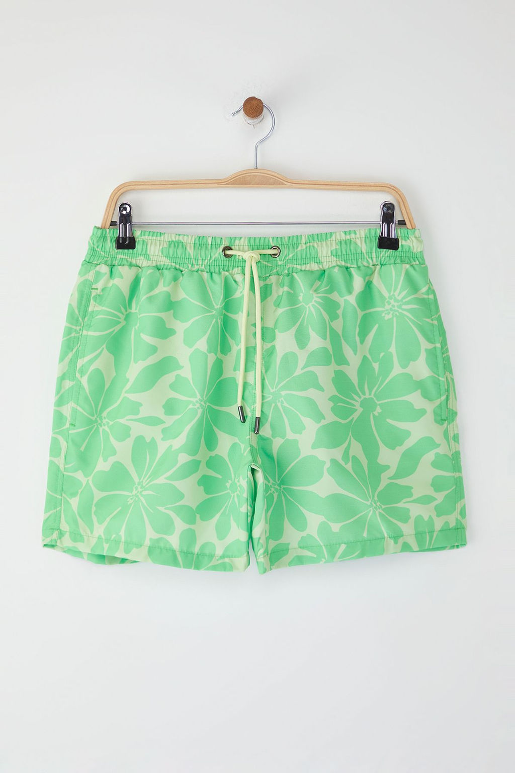 Trendyolmilla Man Yesil Standart Fit Cicekli Mayo Deniz Sortu TMNSS25DS00004  фото 2