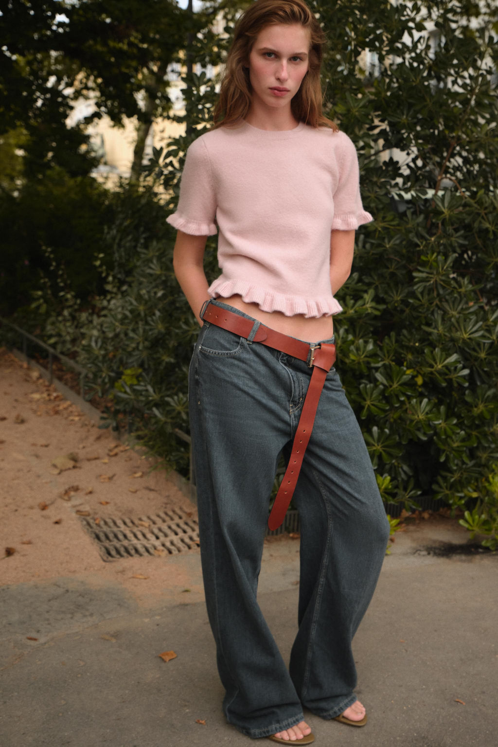 KNIT SHORT SLEEVE SWEATER WITH RUFFLES