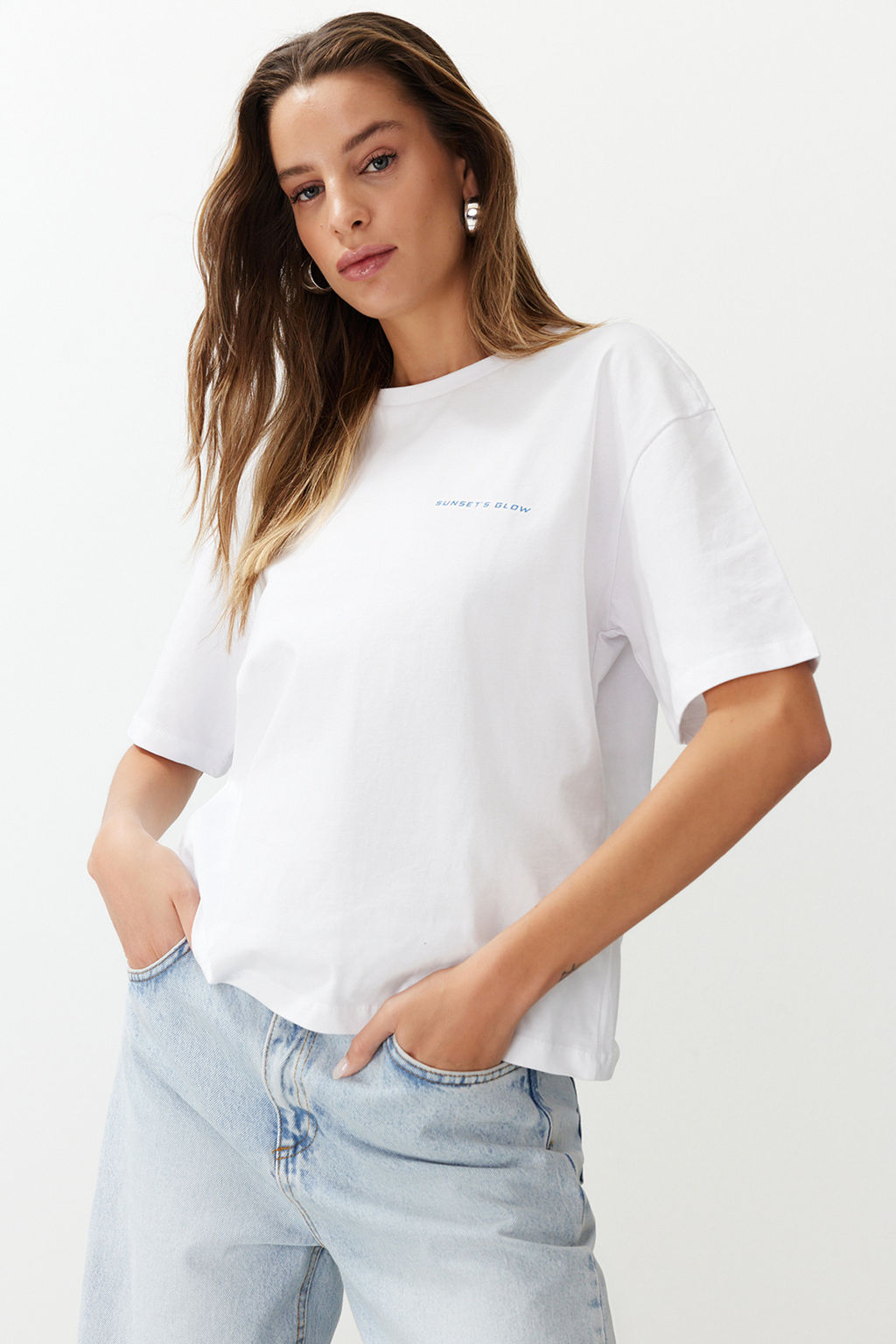 TRENDYOLMILLA Beyaz Premium %100 Pamuk Bask?l? Relaxed/Rahat Kal?p Orme T-Shirt TWOSS24TS00172  фото 10