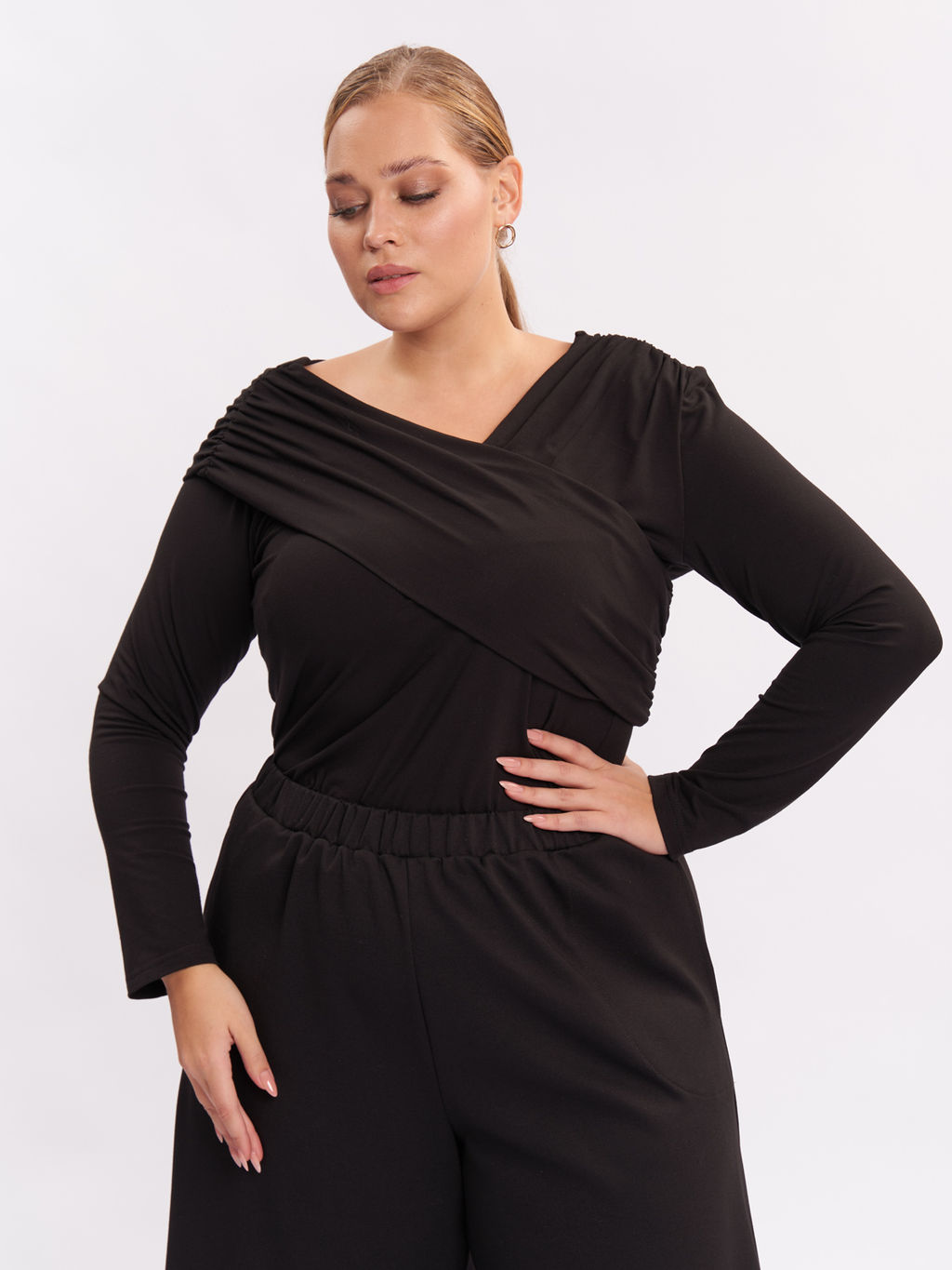 Лонгслив с драпировкой LN00503BLK01 - Артесса фото 5