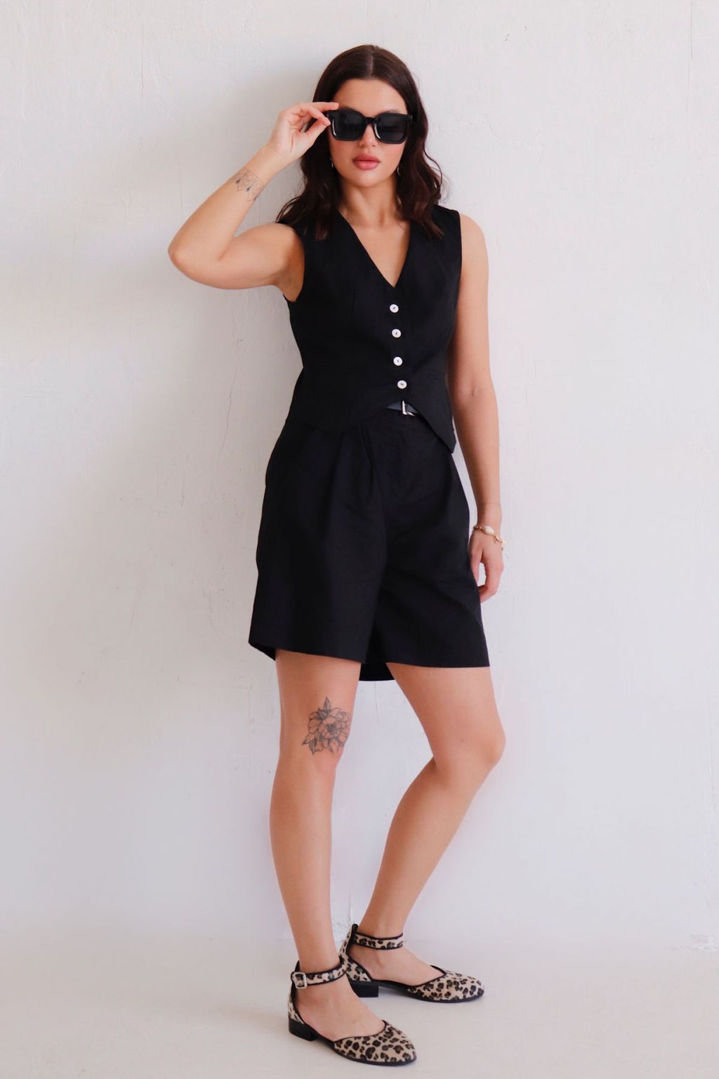 12728 Костюм из жилета и шорт чёрный - Martichelli фото 3