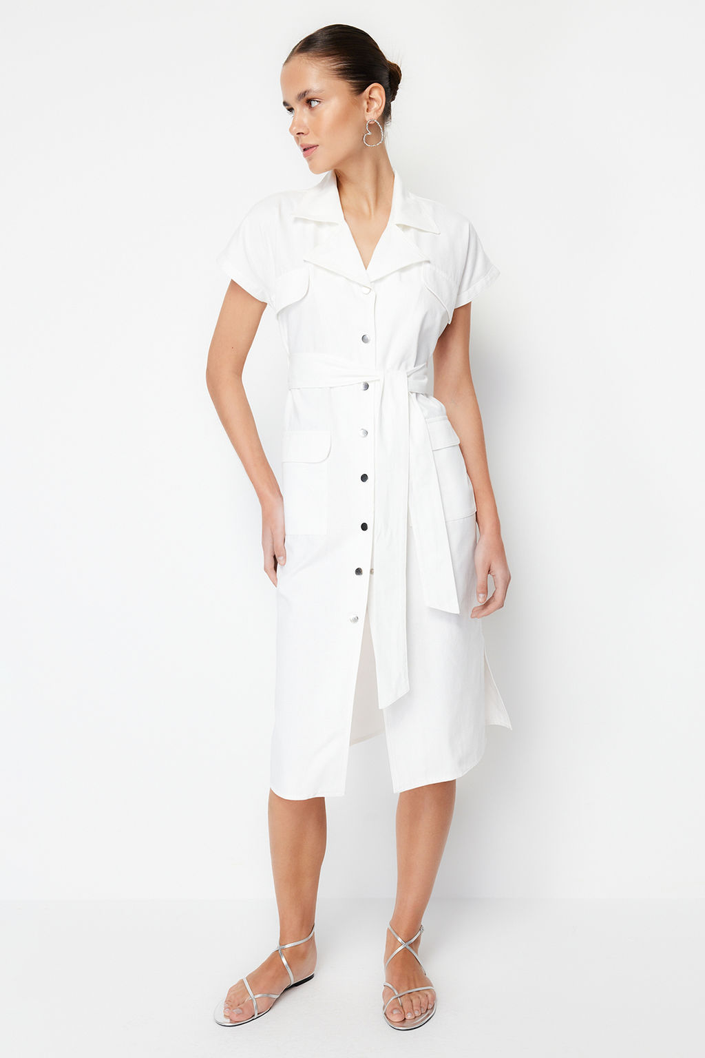 Ekru Kusakl? Genis Kal?p Gabardin Midi Gomlek Elbise TWOSS24EL00227