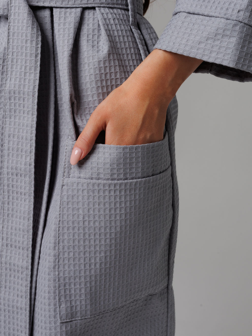 Женский укороченный вафельный халат с планкой серый В-11 (20)