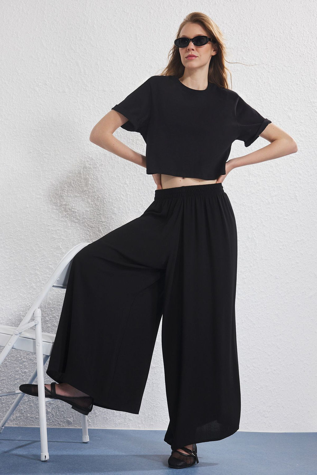 TRENDYOLMILLA Siyah Beli Lastikli Yumusak Rahat Kumas Wide Leg Extra Genis Paca Dokuma Pantolon TWOSS25PL00103 фото 5