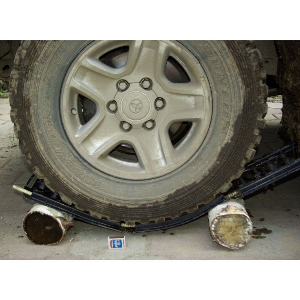 Антипробуксовочное устройство для авто "PROTEX Кантри" полипропилен. (3секц., в слож.виде 38х21х8см)