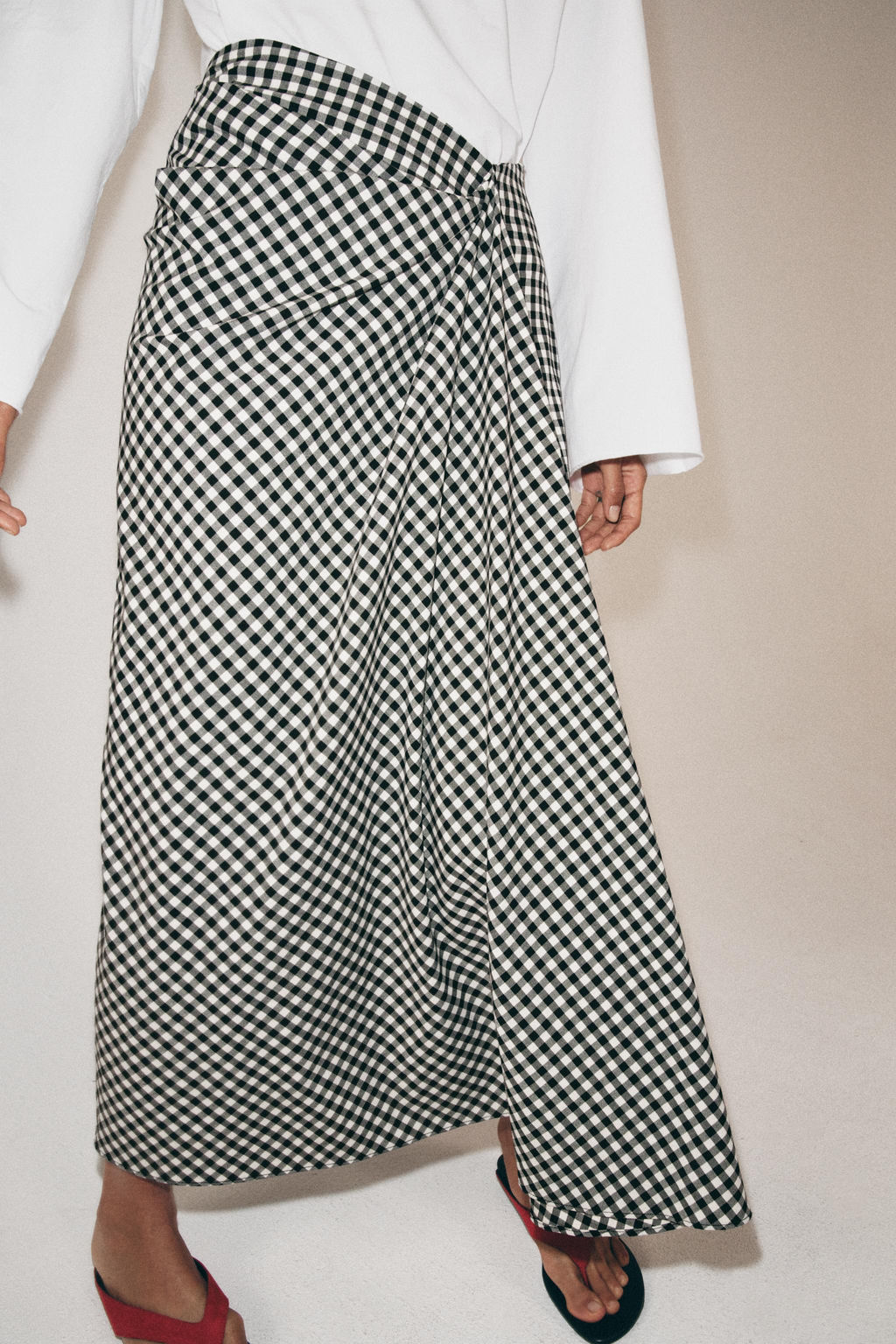 DRAPED GINGHAM SKIRT - Zara фото 11