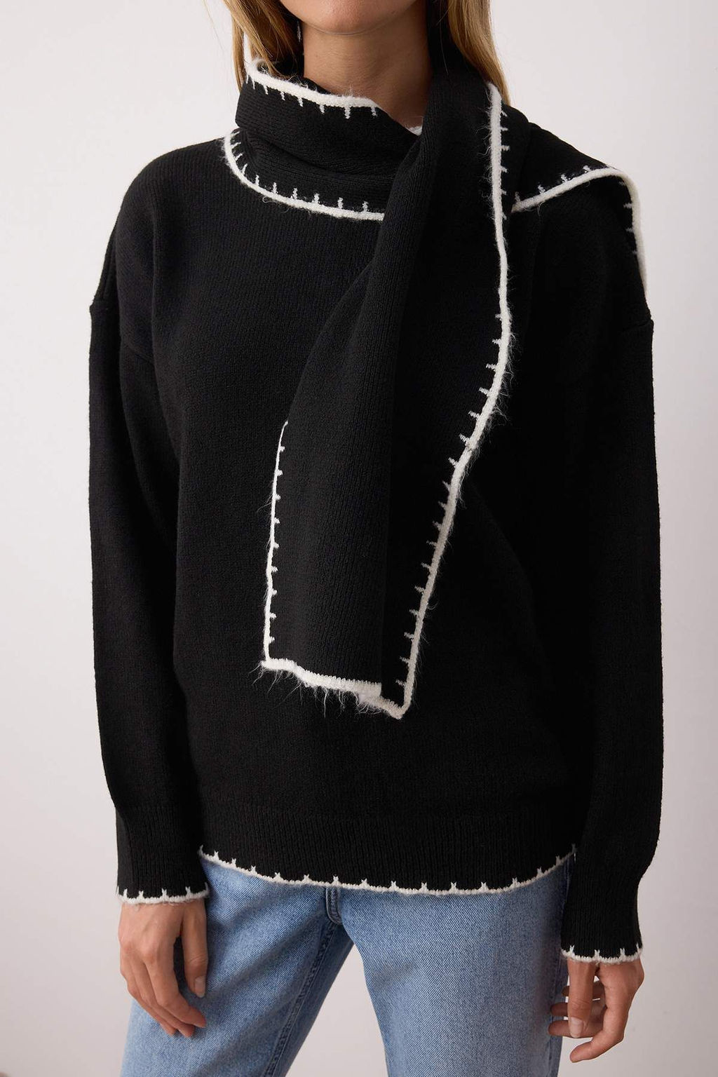 Siyah Yumusak Dokulu Genis Kal?p Sal Aksesuarl? Triko Kazak TWOAW26KZ00155 - Trendyolmilla фото 4