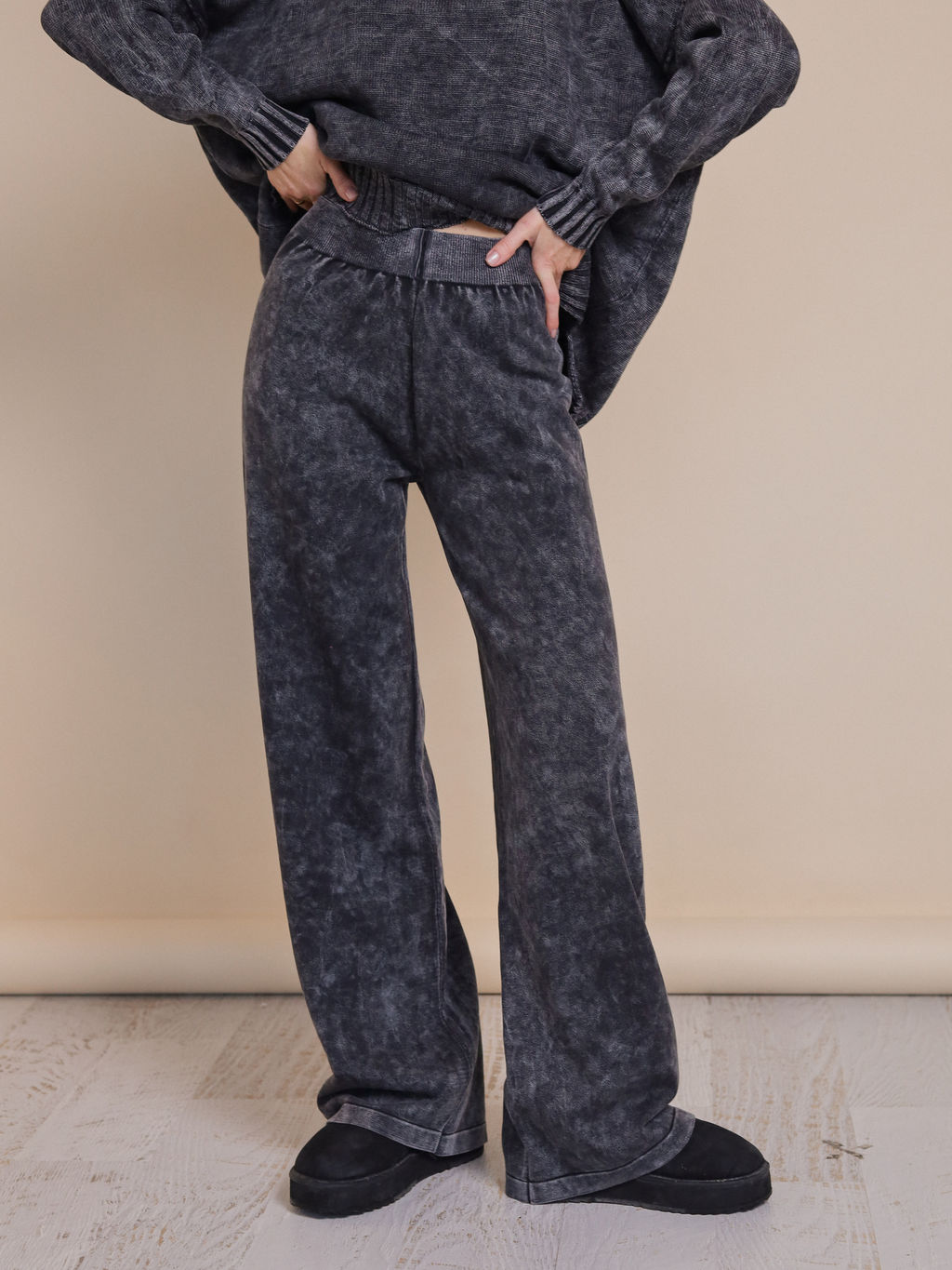 Костюм вязаный женский VARENKA, серый - Inzibe фото 13