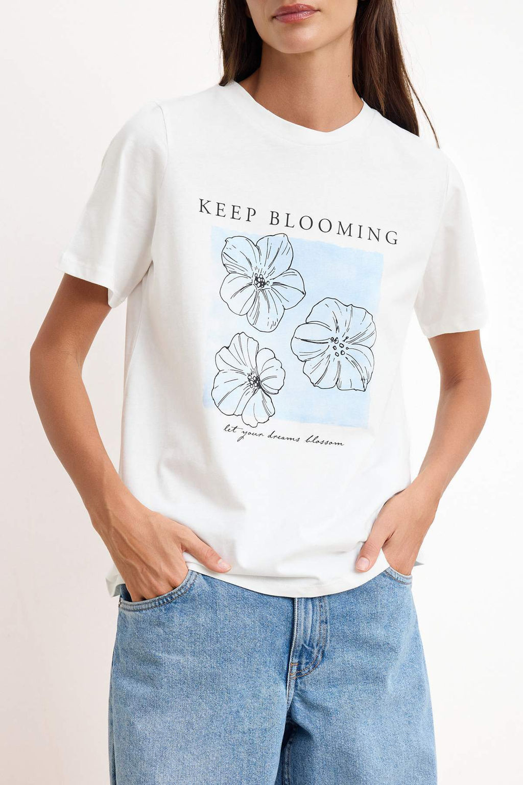 Ekru Cicekli Regular/Normal Kal?p K?sa Kollu Nak?sl? %100 Pamuk Orme T-Shirt TWOSS26TS00074 - Trendyolmilla фото 3