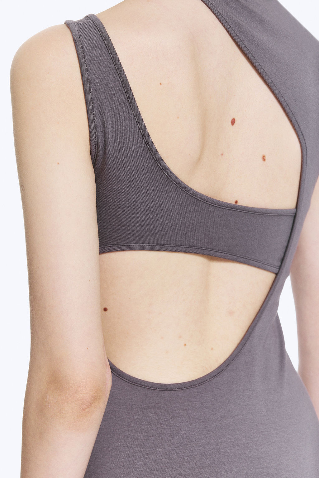 Maxivestido con recorte
