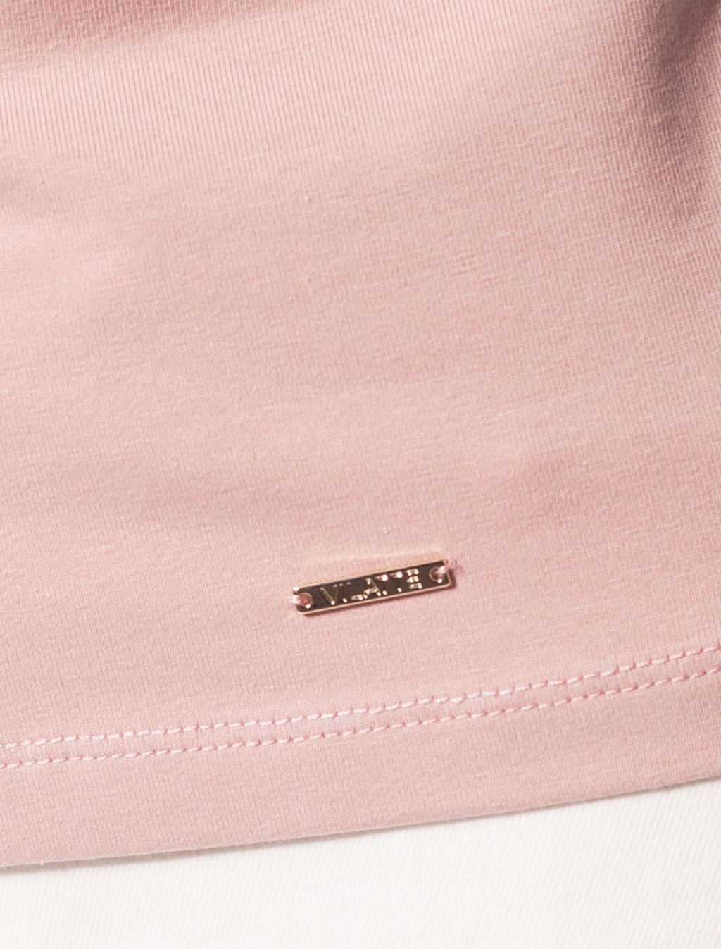 Футболка из премиального хлопка со спущенным плечом - Vilatte фото 3