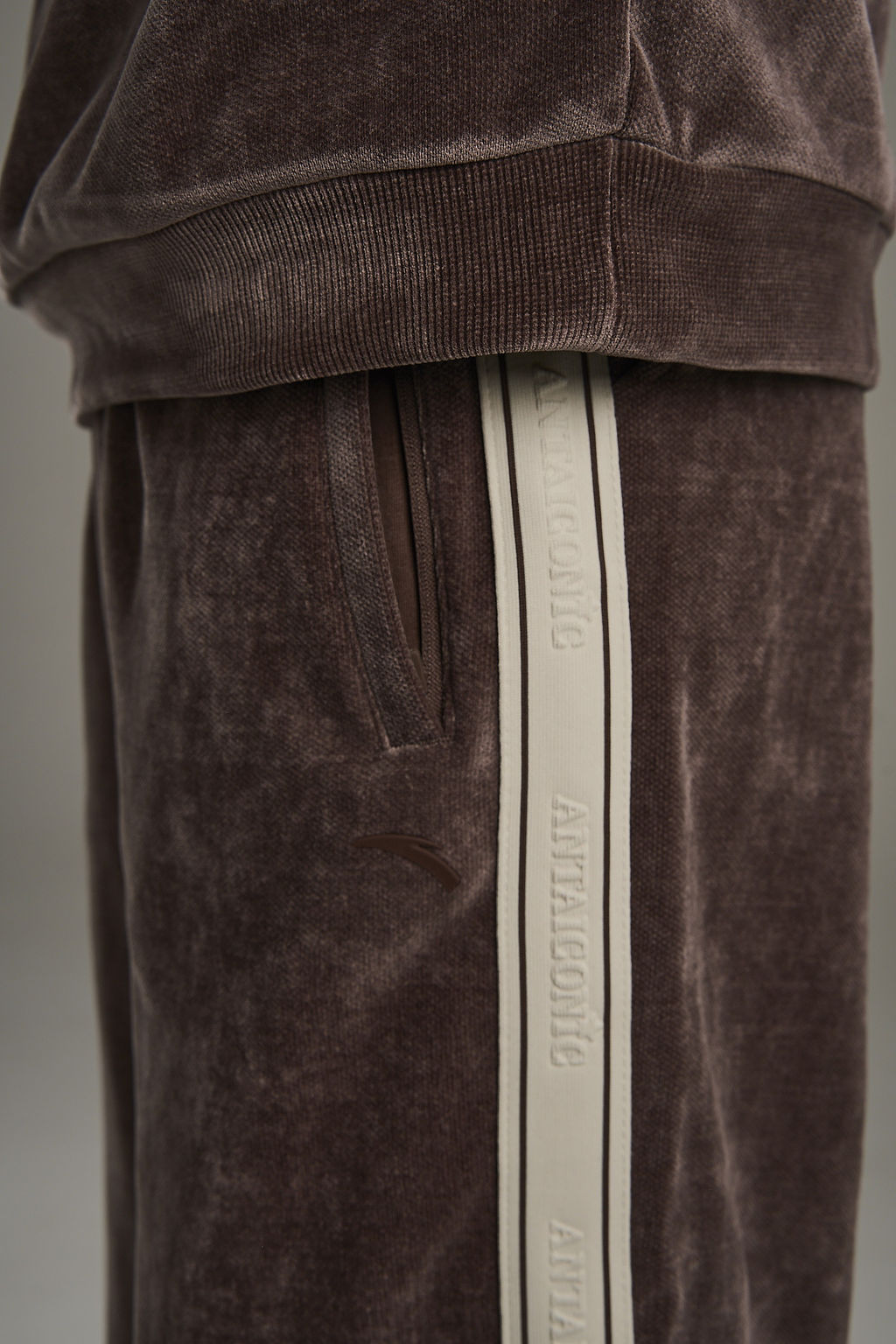 Брюки трикотажные Коричневый ICONIC Knit Track Pants - Anta фото 13