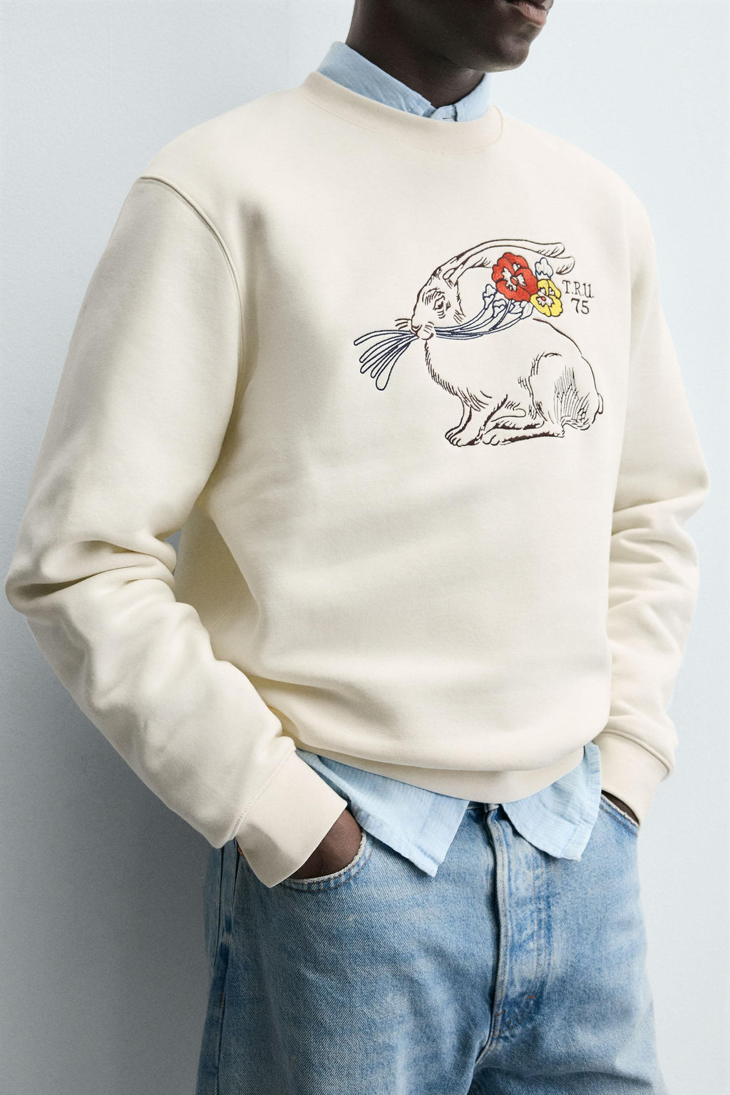 EMBROIDERED RABBIT SWEATSHIRT - Zara фото 5