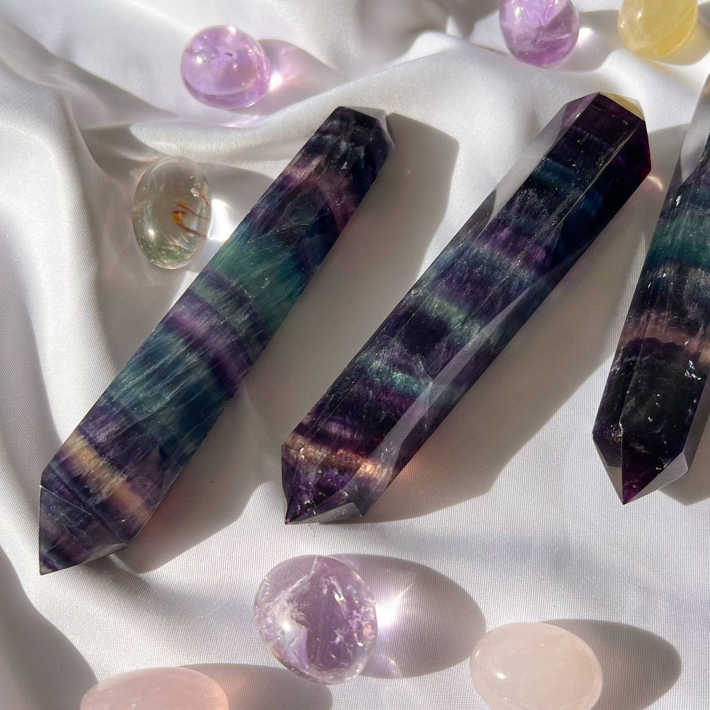 Кристалл двухконечный из Флюорита