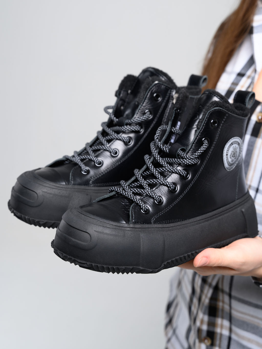 Ботинки 217.PODYUM151bl.Черный/байка