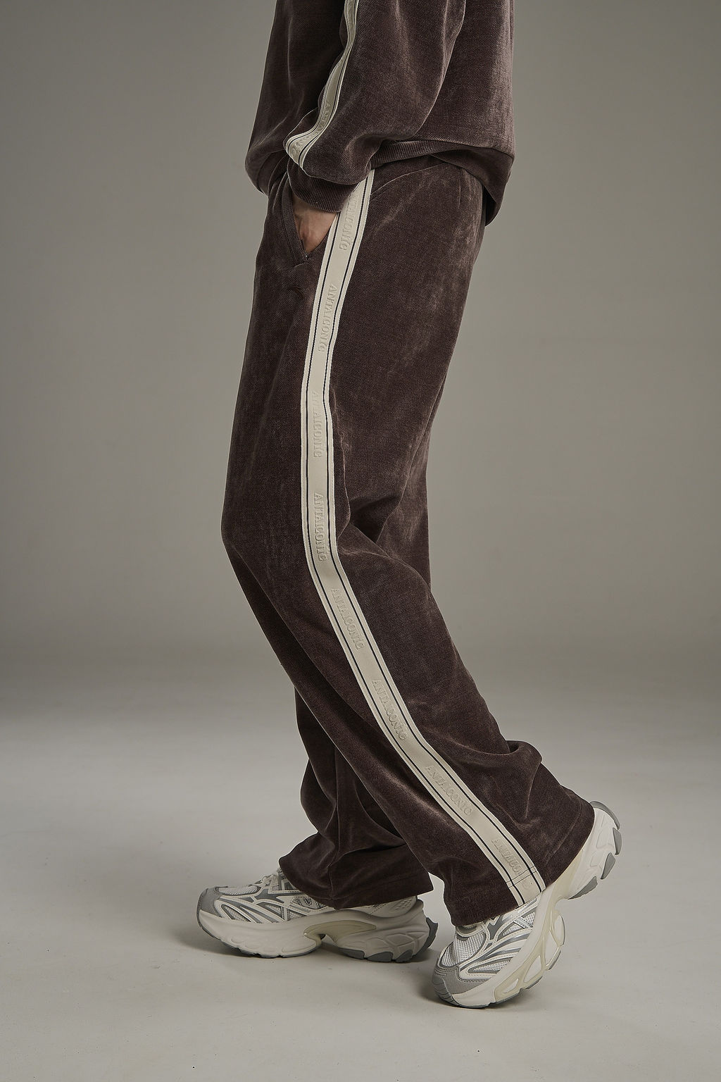 Брюки трикотажные Коричневый ICONIC Knit Track Pants - Anta фото 5