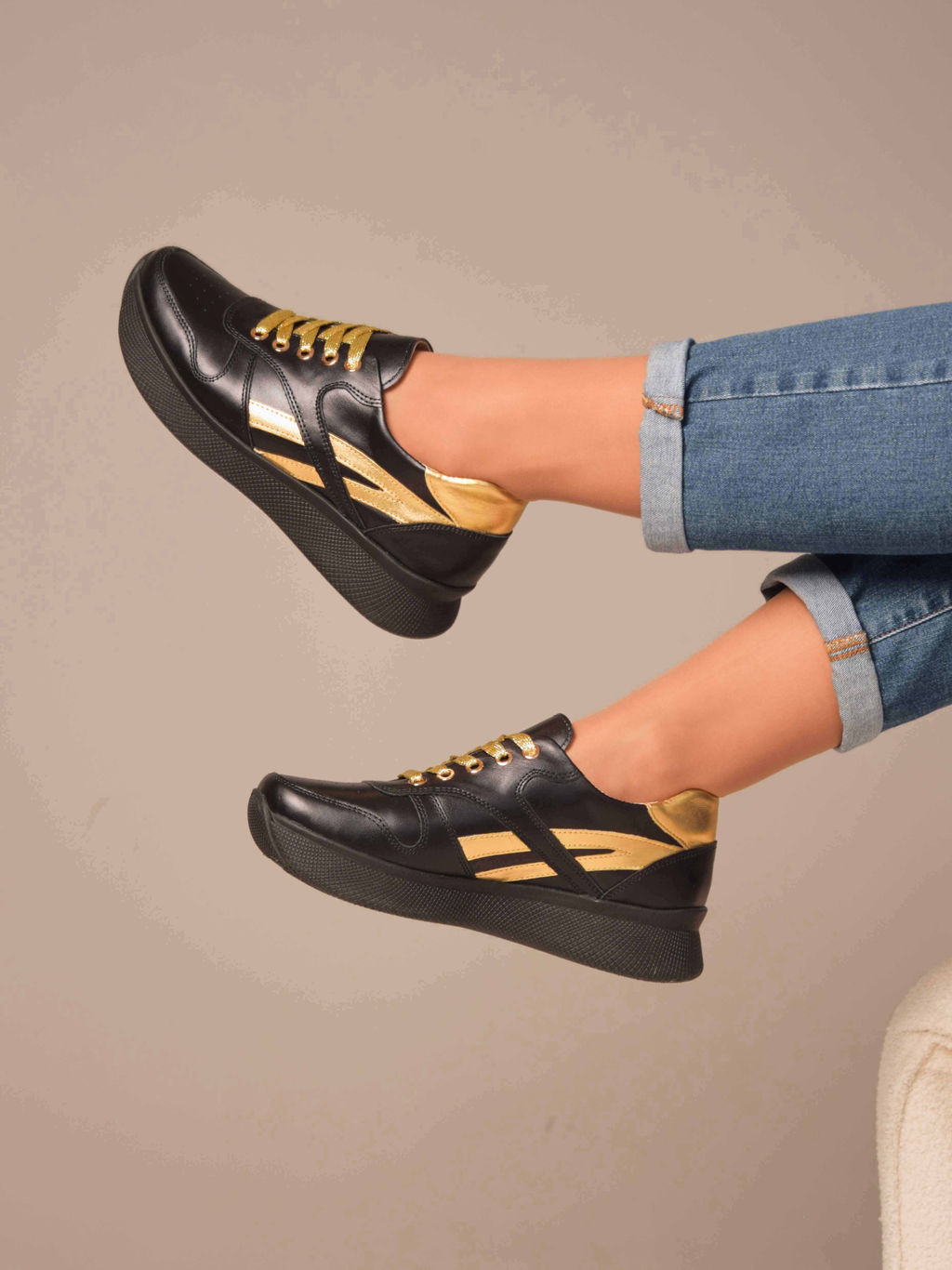 Кроссовки EDART 132.omega bl. Черный золото R