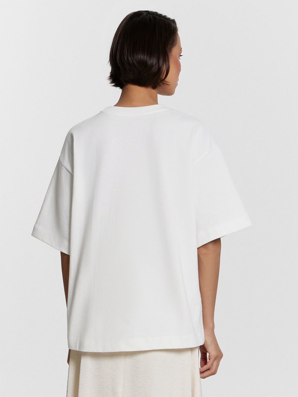 Футболка Mark Formelle x Ольга Бузова белая с надписью"В этом мире я королева"