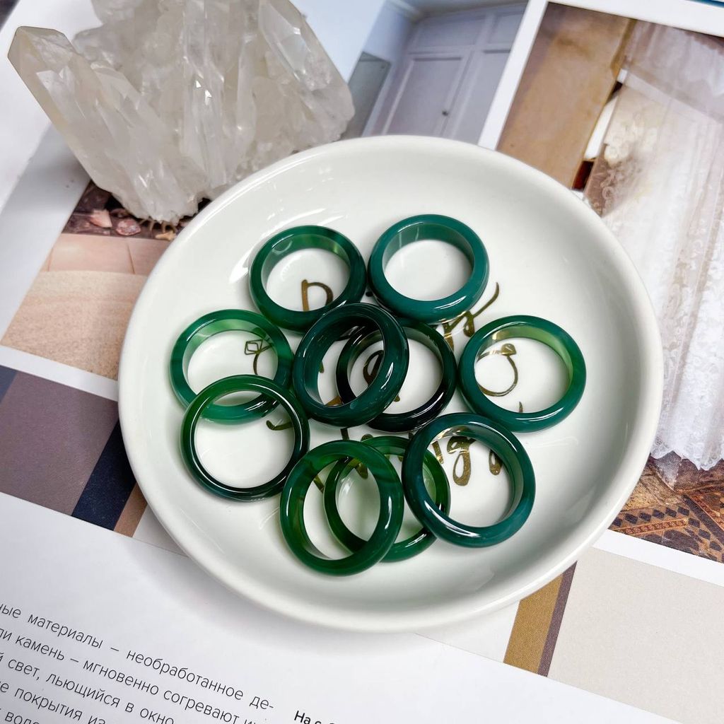 Кольцо из Агата тон. цельное 17,5р.