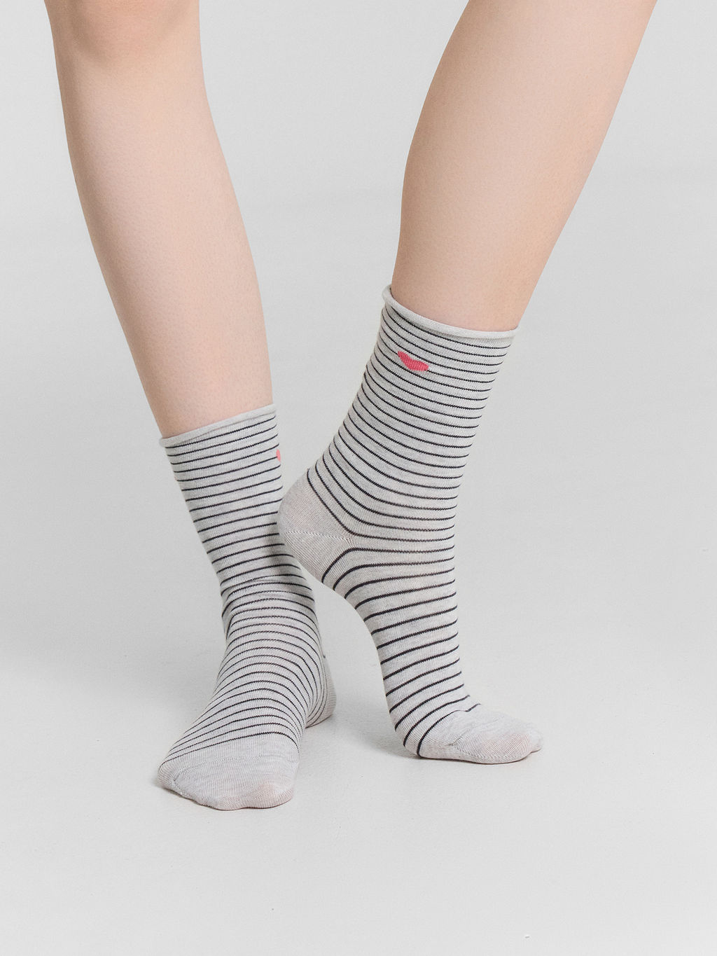 Цена за 5 пар! Носки женские серые в полоску с сердечком