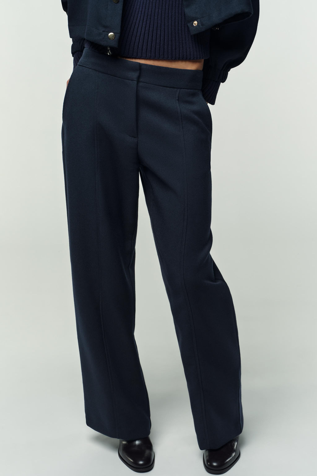 STRAIGHT-LEG TROUSERS WITH SEAM DETAIL - Zara фото 2