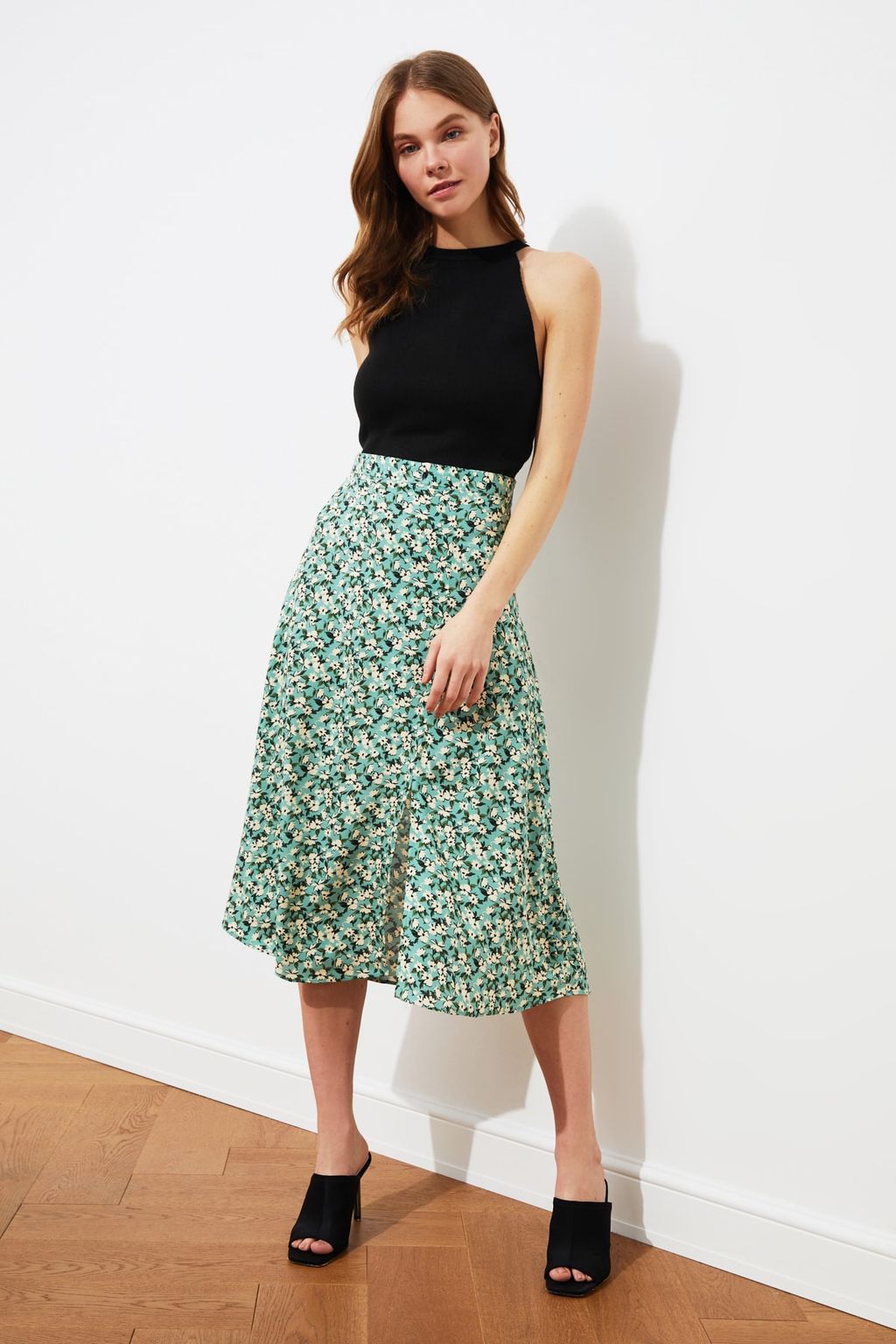 TRENDYOLMILLA Siyah Y?rtmac Detayl? Cicek Desenli Viskon Kumasl? Midi Dokuma Etek TWOSS20ET0230 фото 13