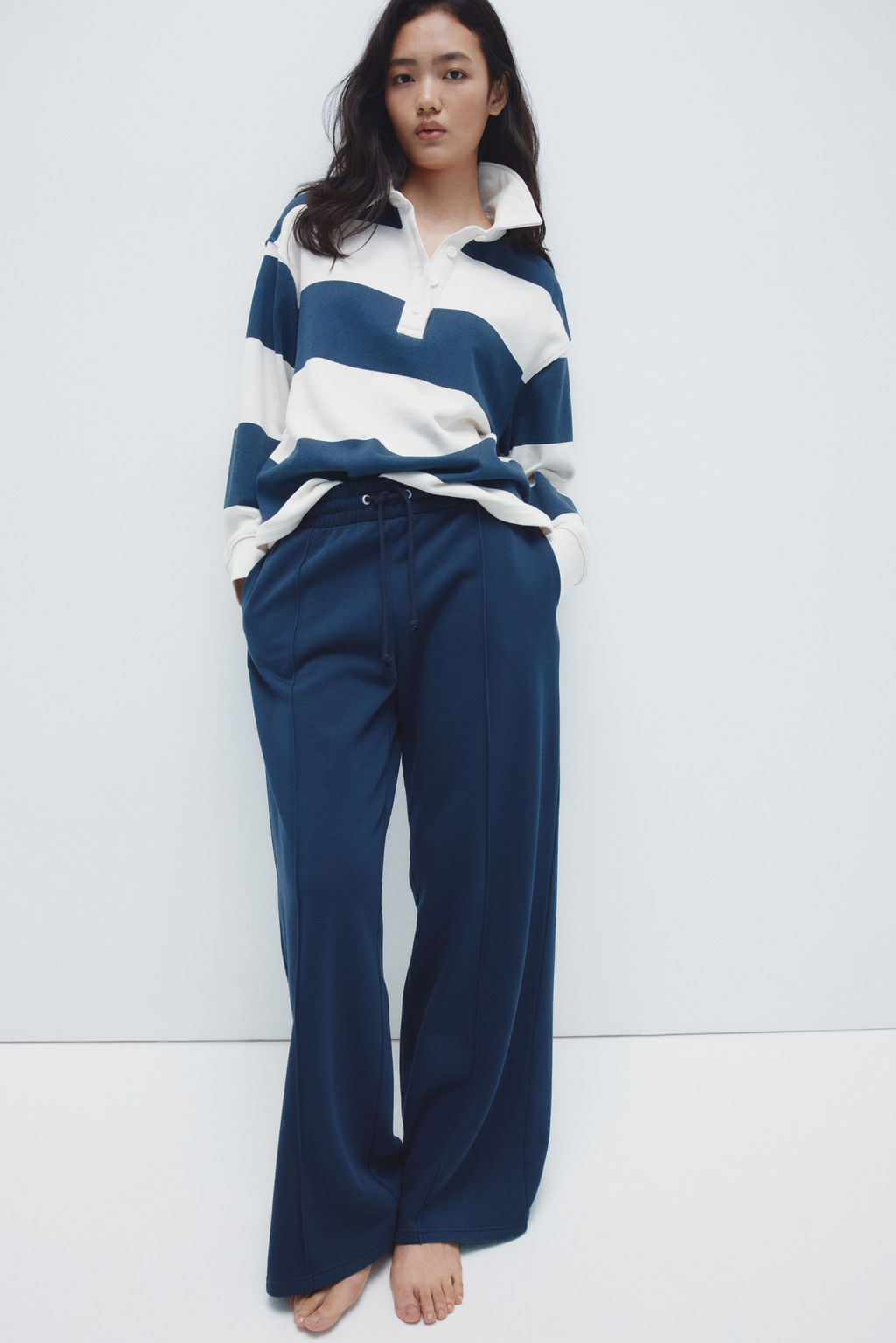Pantal?n de ch?ndal amplio con raya - H&m фото 6
