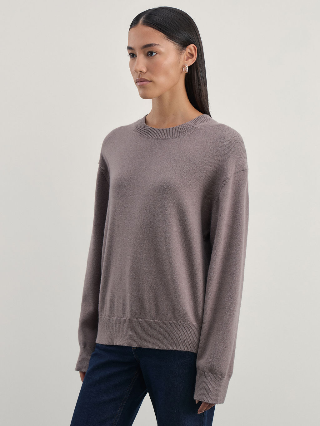 Базовый однотонный джемпер из вискозы / Zarina  фото 4