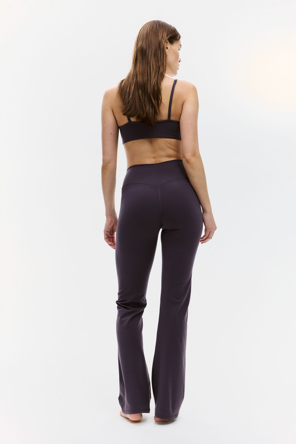 Leggings de yoga acampanados con SoftMove - H&m фото 14
