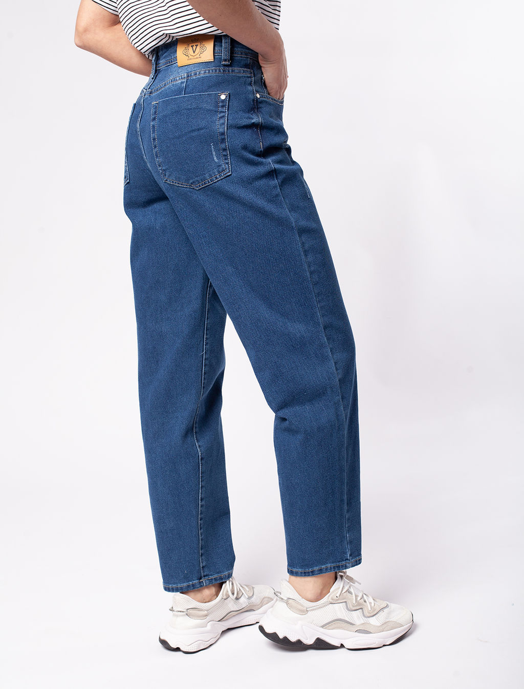 Джинсы Vilatte mom-fit из эластичного денима синий  фото 9