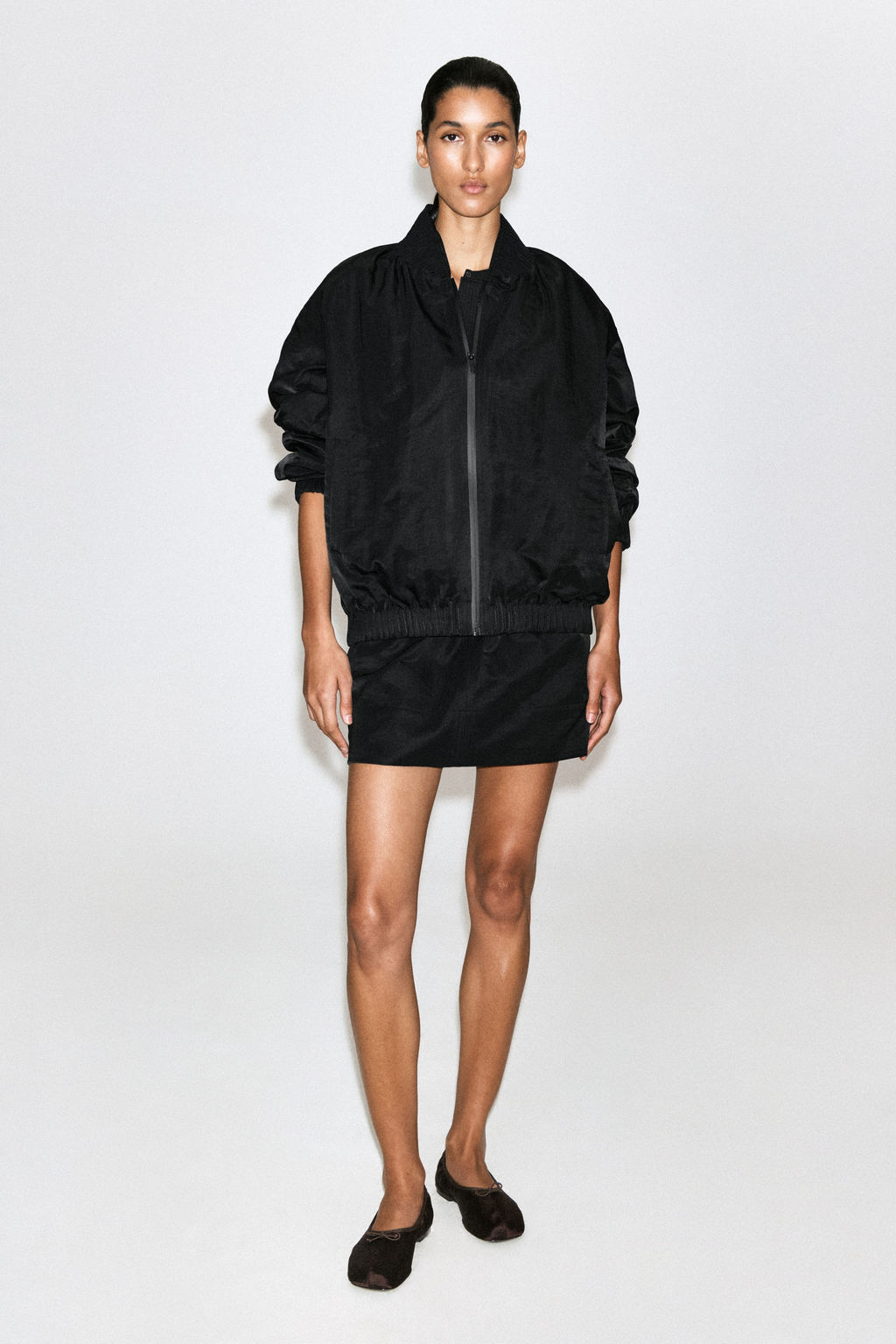 CAZADORA BOMBER DE NAILON CON DETALLES FRUNCIDOS - H&m фото 4