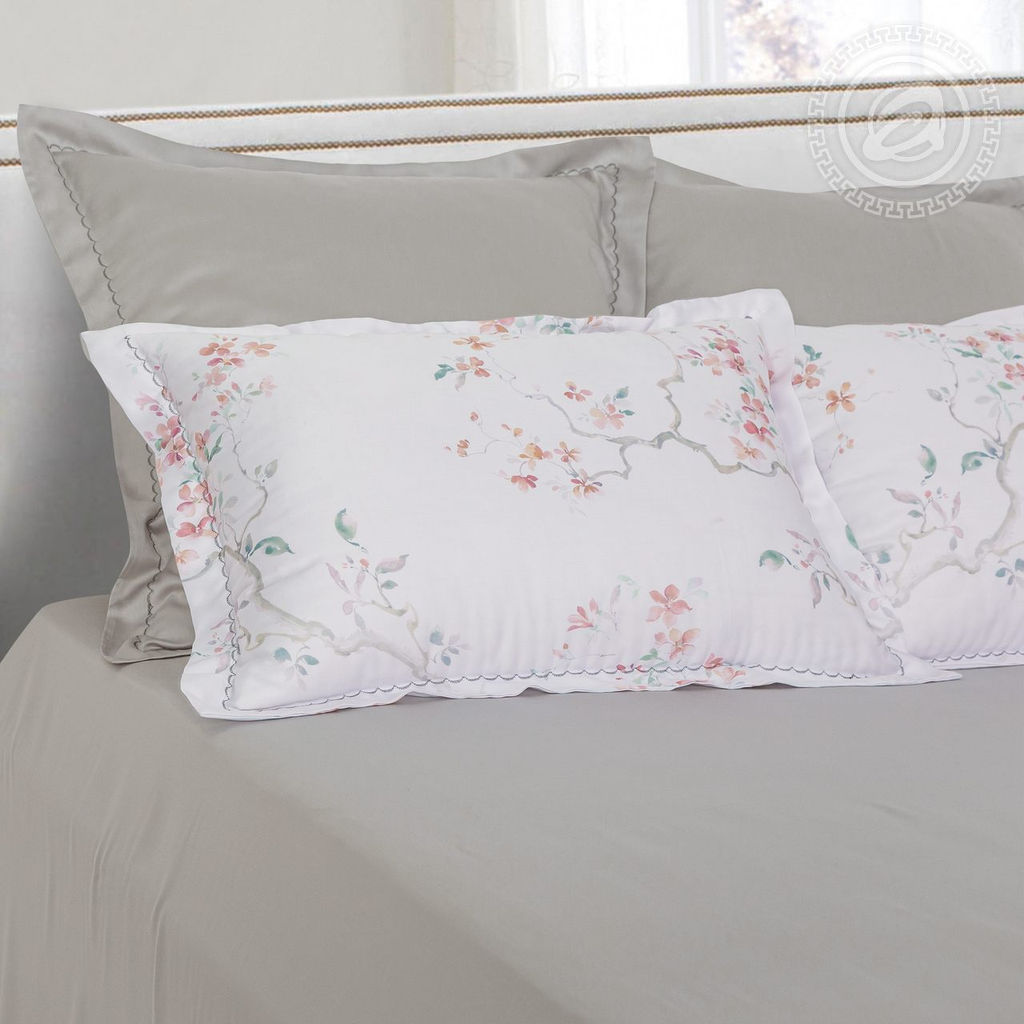 Постельное белье Лайла (тенсель) 2 сп. с Евро/Пододеяльник (молния, ушки): 1 шт.- 210*175; Простыня: 1 шт.- 240*240; Наволочка (молния, ушки): 2 шт.- 70*70; Наволочка (молния, ушки): 2 шт.- 50*70 Тенсел