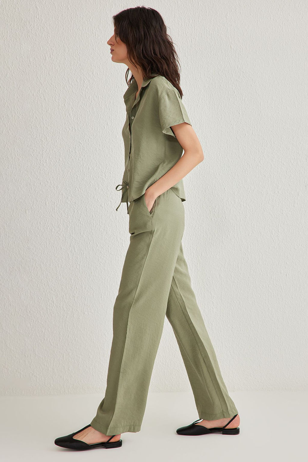 Haki Modal Yumusak Tuseli K?sa Kollu Gomlek Genis Paca Pantolon Dokuma Alt-Ust Tak?m TWOSS25AU00026 - Trendyolmilla фото 3