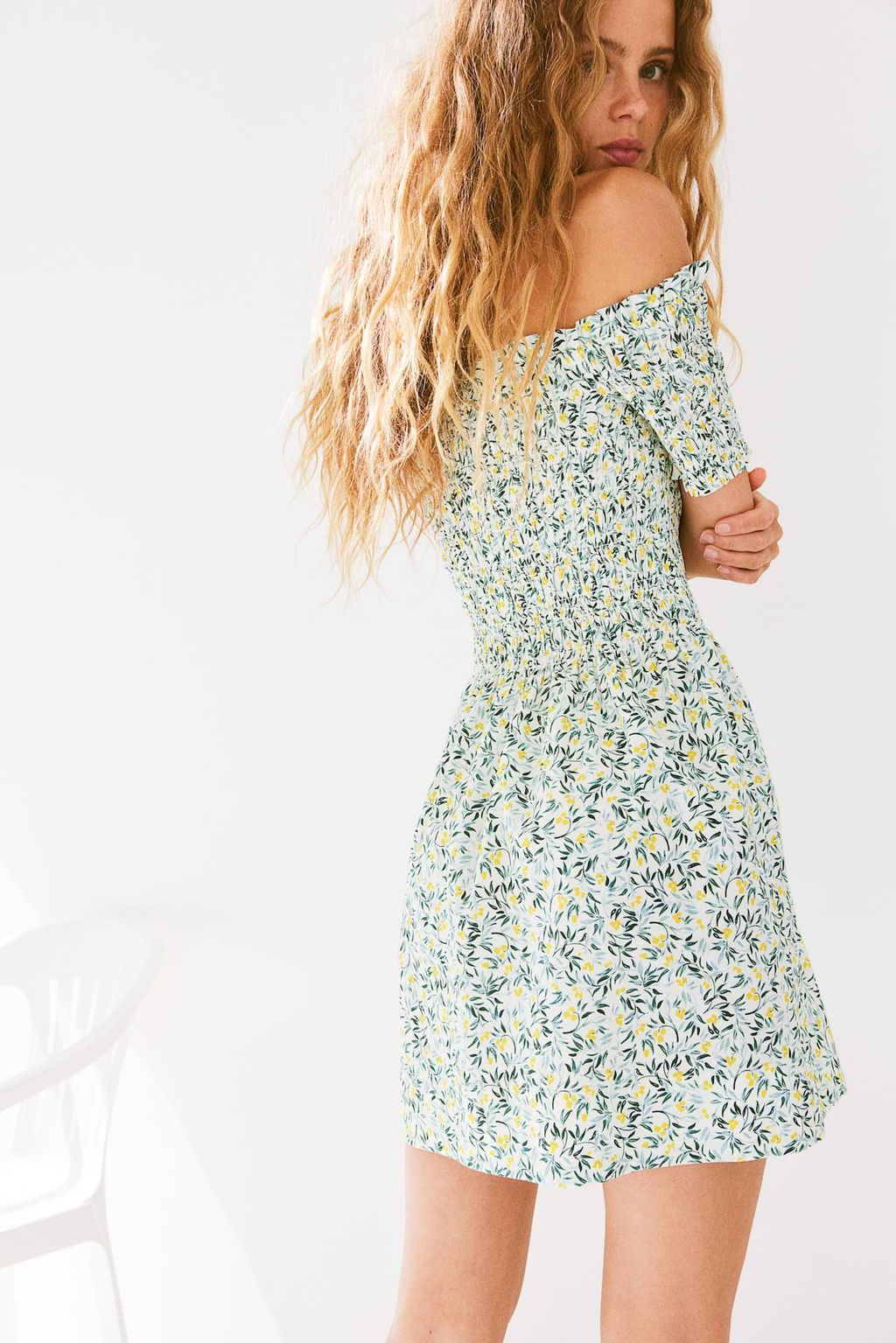 Vestido off-the-shoulder con cuerpo nido de abeja - H&m фото 4