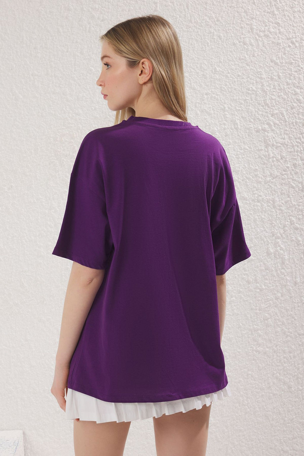 TRENDYOLMILLA Mor %100 Pamuk Oversize/Genis Kal?p Bask?l? Orme T-Shirt TWOSS25TS00147  фото 4