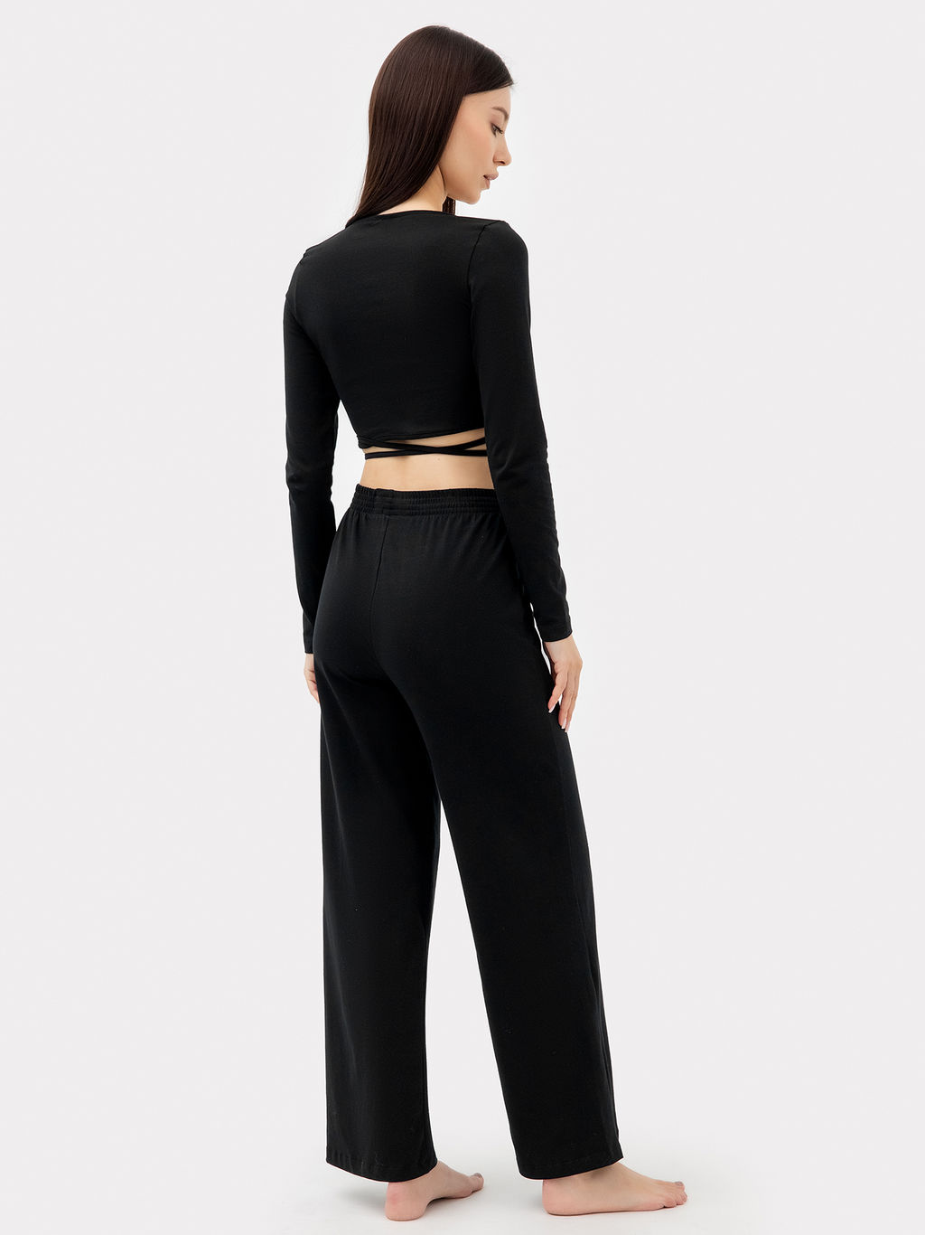 Комплект женский (джемпер, брюки) в черном цвете черный 592518 - Mark formelle фото 4