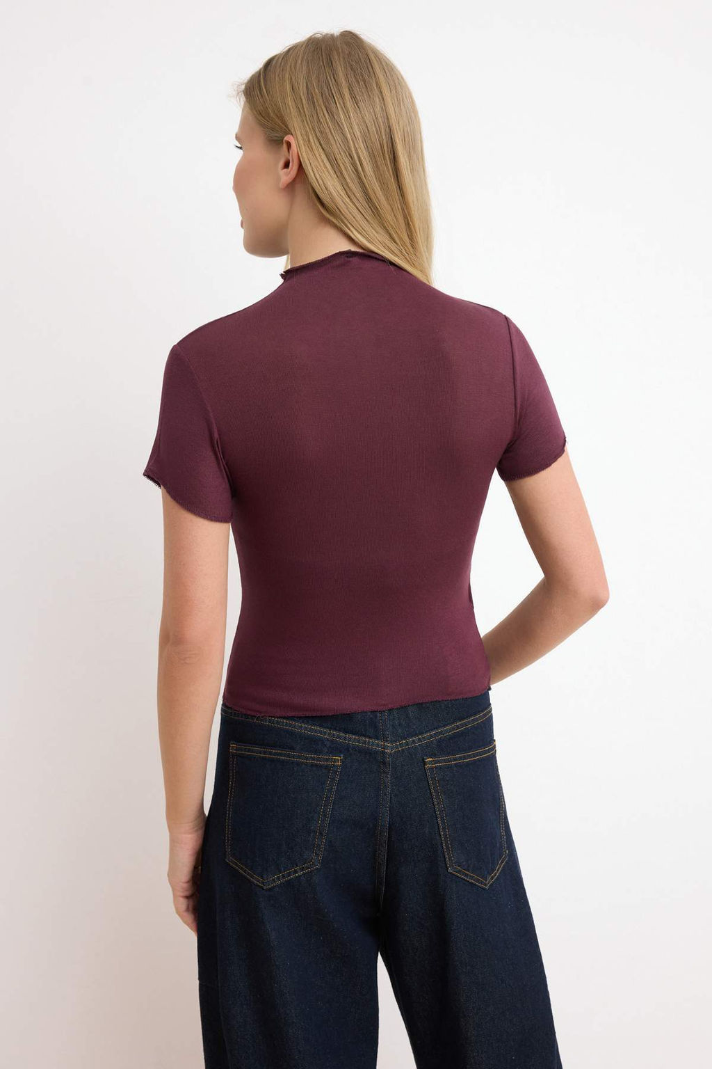 Murdum Fitted/Vucuda Oturan Dik Yaka K?sa Kollu Premium Yumusak Orme Bluz TWOSS26BZ00445