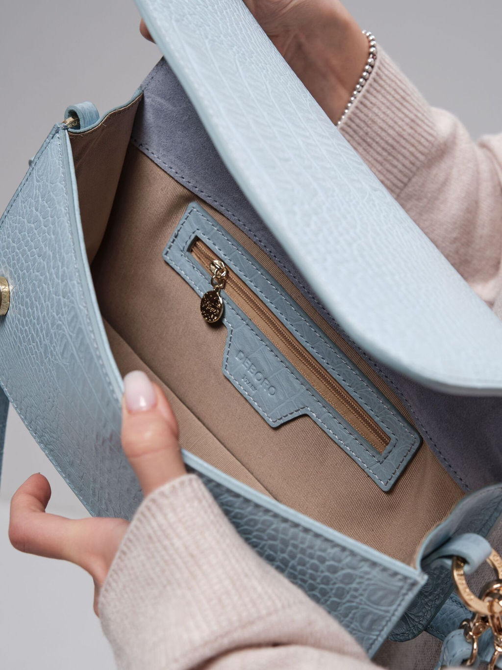 Сумка кожаная багет Deboro 30138 голубая вода