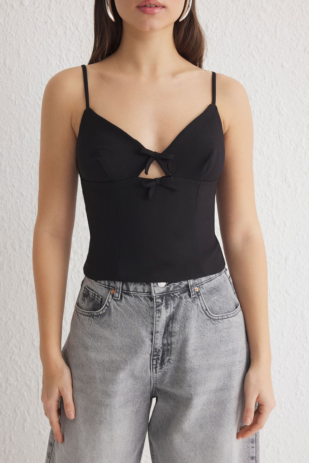 Trendyolmilla Beyaz V Yaka Ask?l? Crop Dokuma Bluz TWOSS25BZ00106  фото 13