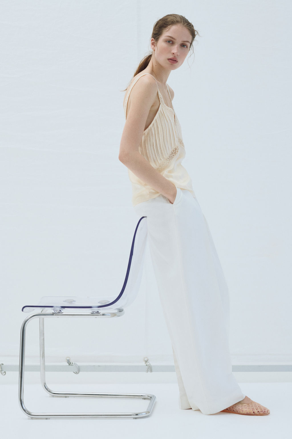 Top con jaretas e inserciones de encaje - H&m фото 5