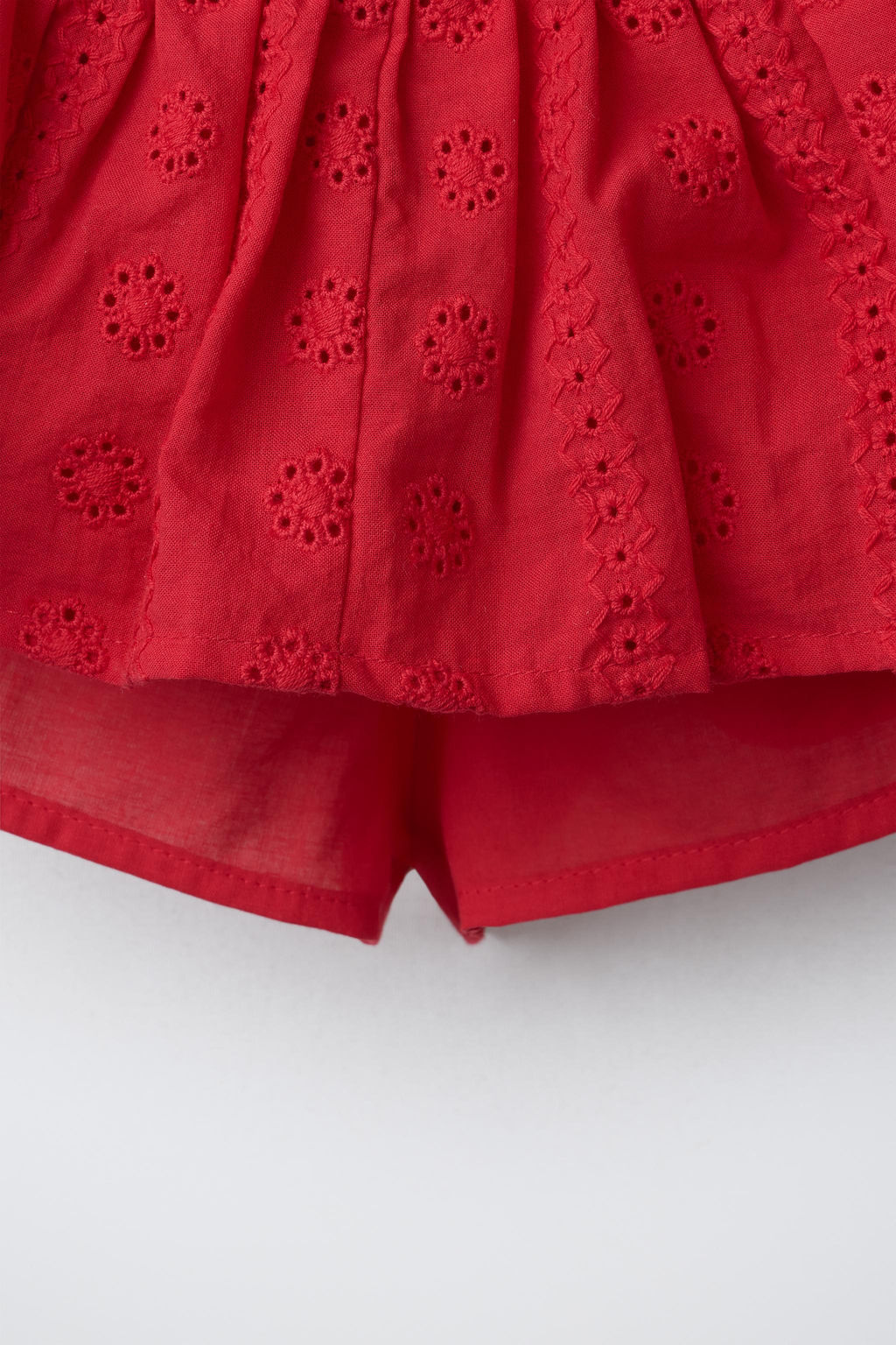 FALDA BERMUDA SCHIFFLY VOLANTES / Rojo - Zara фото 4