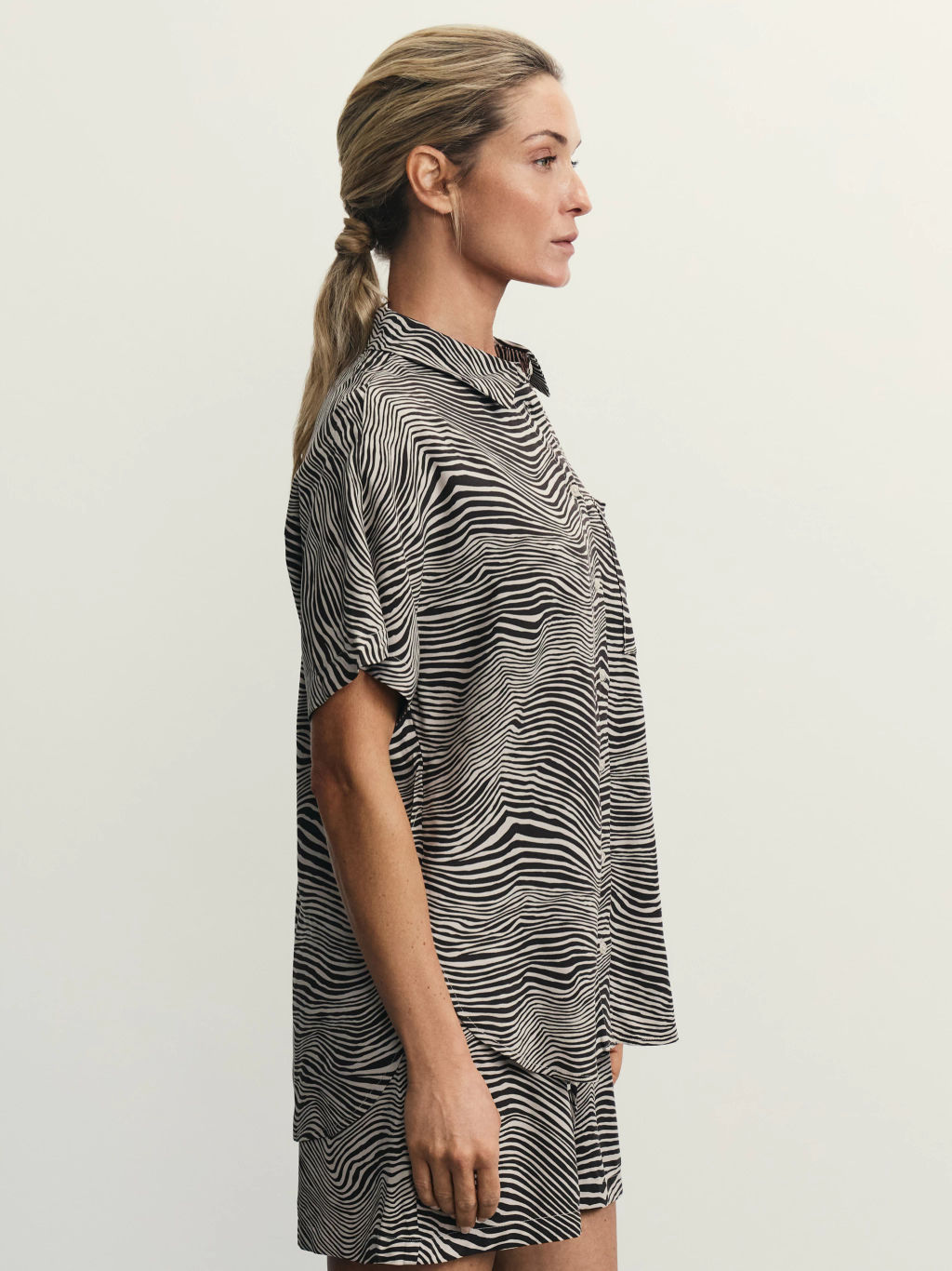 Рубашка с коротким рукавом из вискозы / Zarina  фото 4