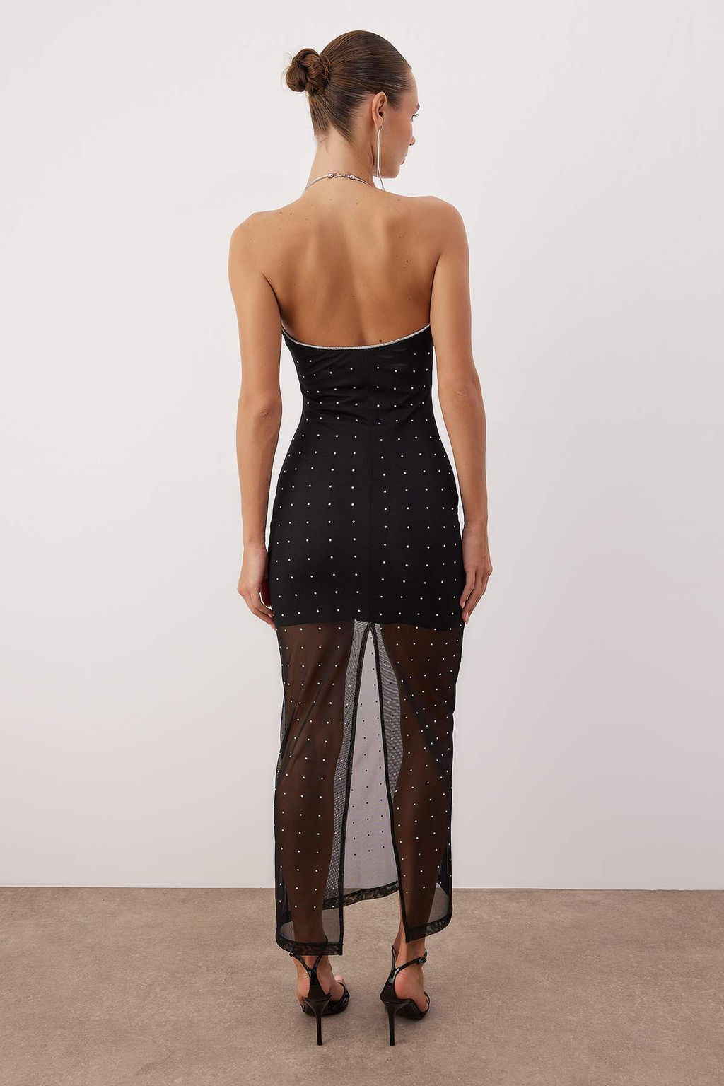 Siyah Duz Tas Bask?l? V Yaka Tul Maxi Astarl? Elbise TPRAW26EL00067 - Trendyolmilla фото 4