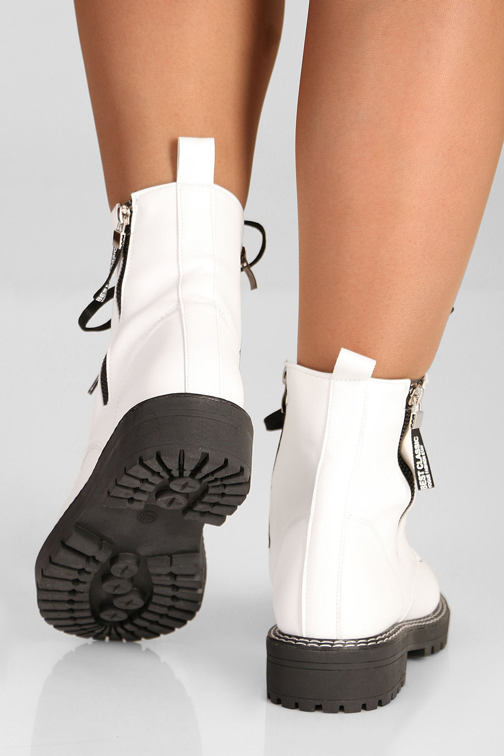 Ботинки женские белые на шнуровке