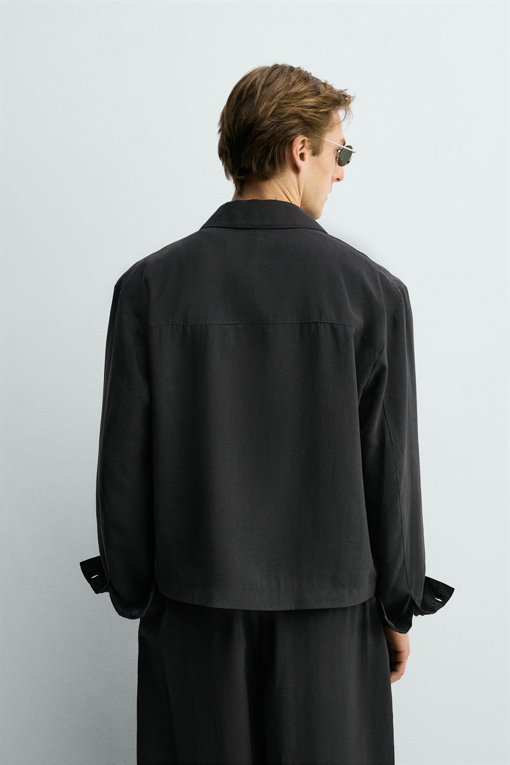 SOBRECAMISA FLUIDA BOXY FIT / Negro - Zara фото 3