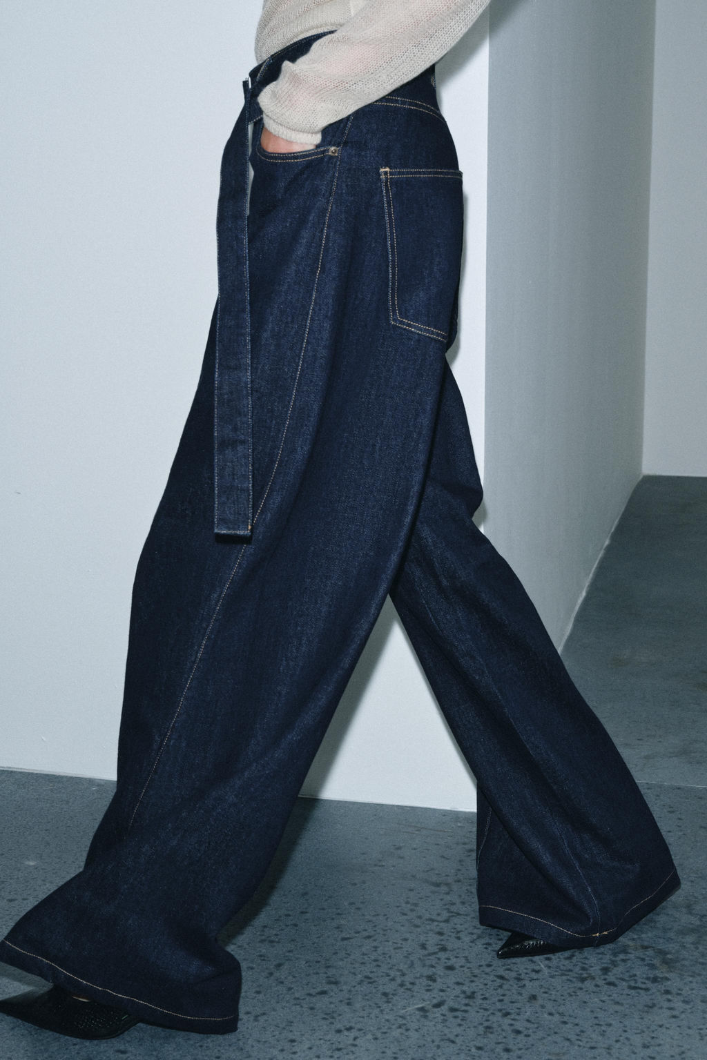 ZW COLLECTION WIDE-LEG HIGH-WAIST BELTED JEANS - Zara фото 20