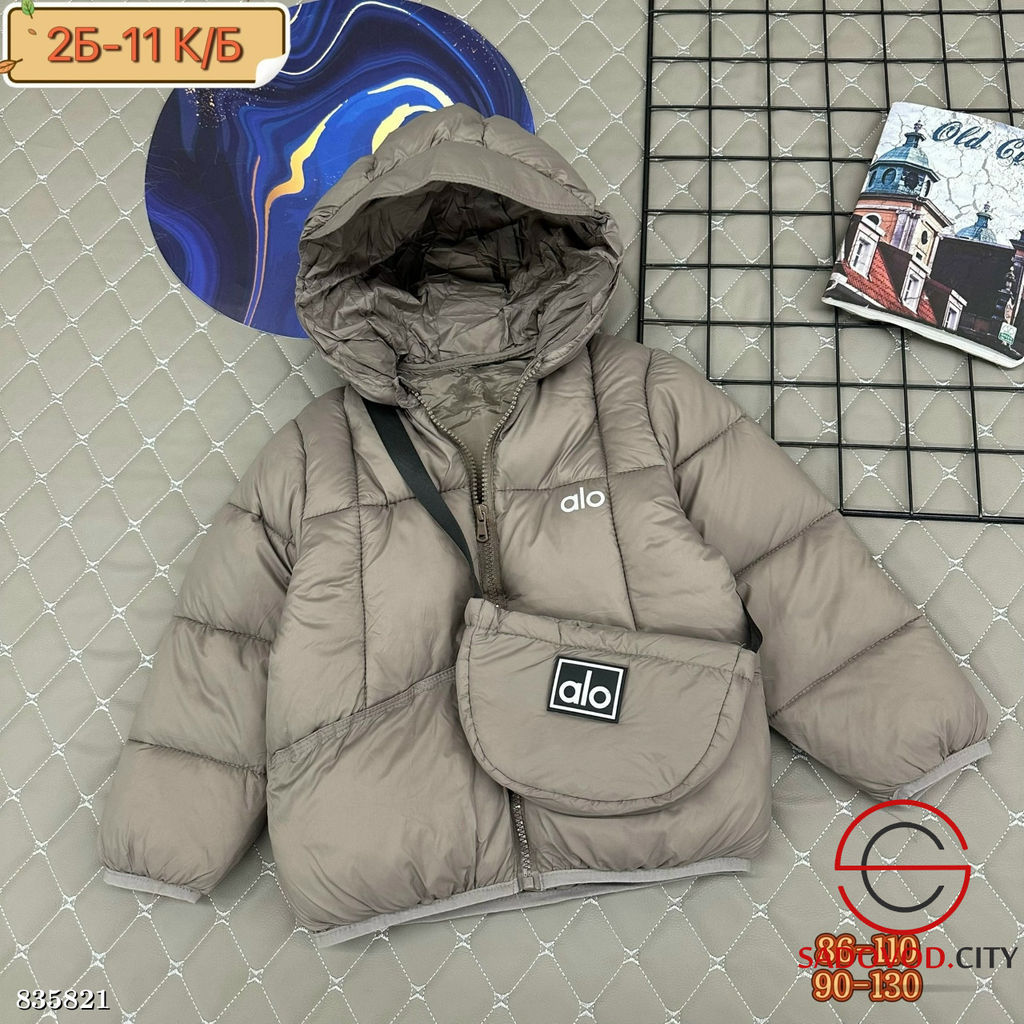 Куртка весенняя с капюшоном